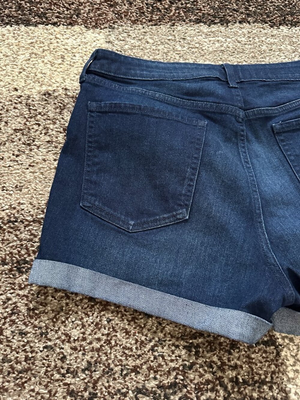 OLD NAVY (14) Dark Wash Denim High Waisted Wow Jean Shorts 3" Inseam River Cuff - Picture 10 of 11